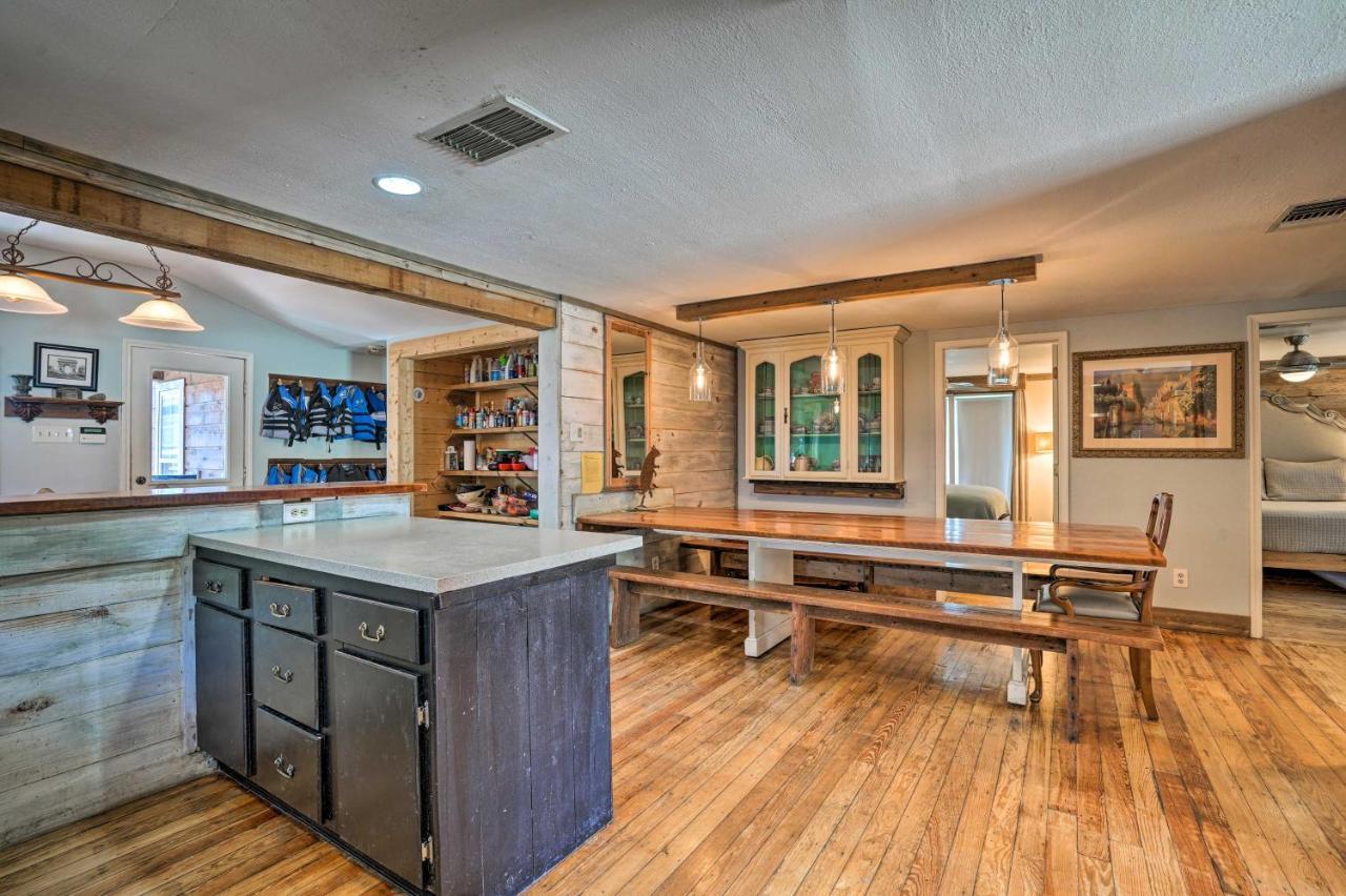 Waterfront Guadalupe River Lodge Home With Dock! Seguin Exterior photo