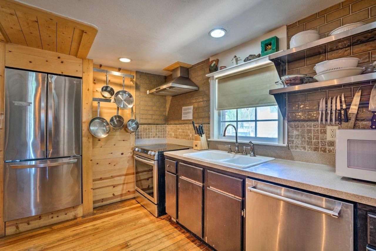 Waterfront Guadalupe River Lodge Home With Dock! Seguin Exterior photo